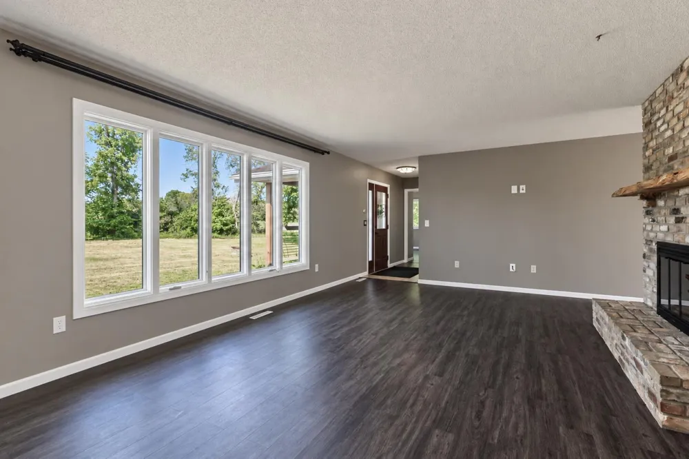 1011 Cordova Avenue Le Center, MN 56057