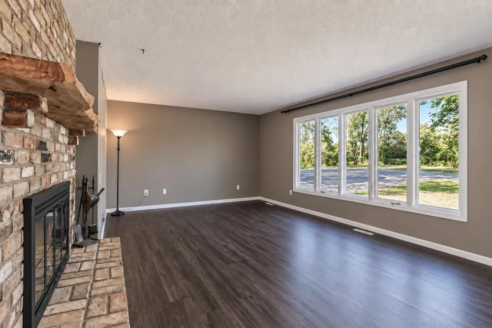 1011 Cordova Avenue Le Center, MN 56057