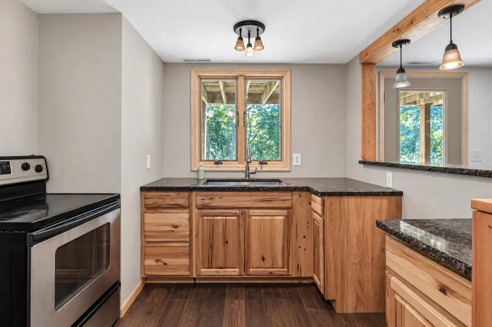 1011 Cordova Avenue Le Center, MN 56057
