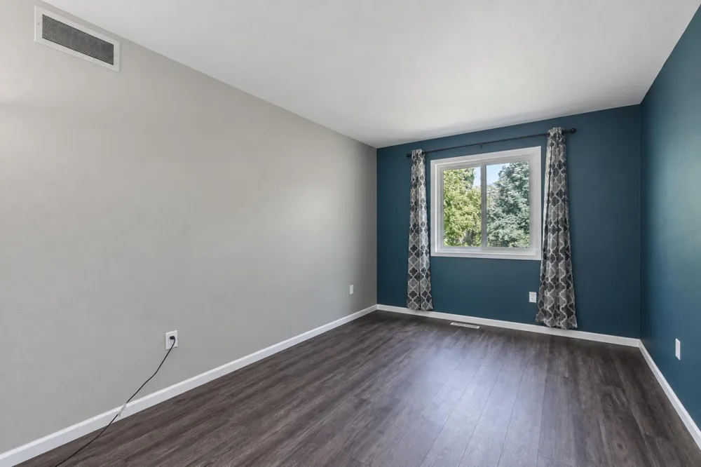 1011 Cordova Avenue Le Center, MN 56057
