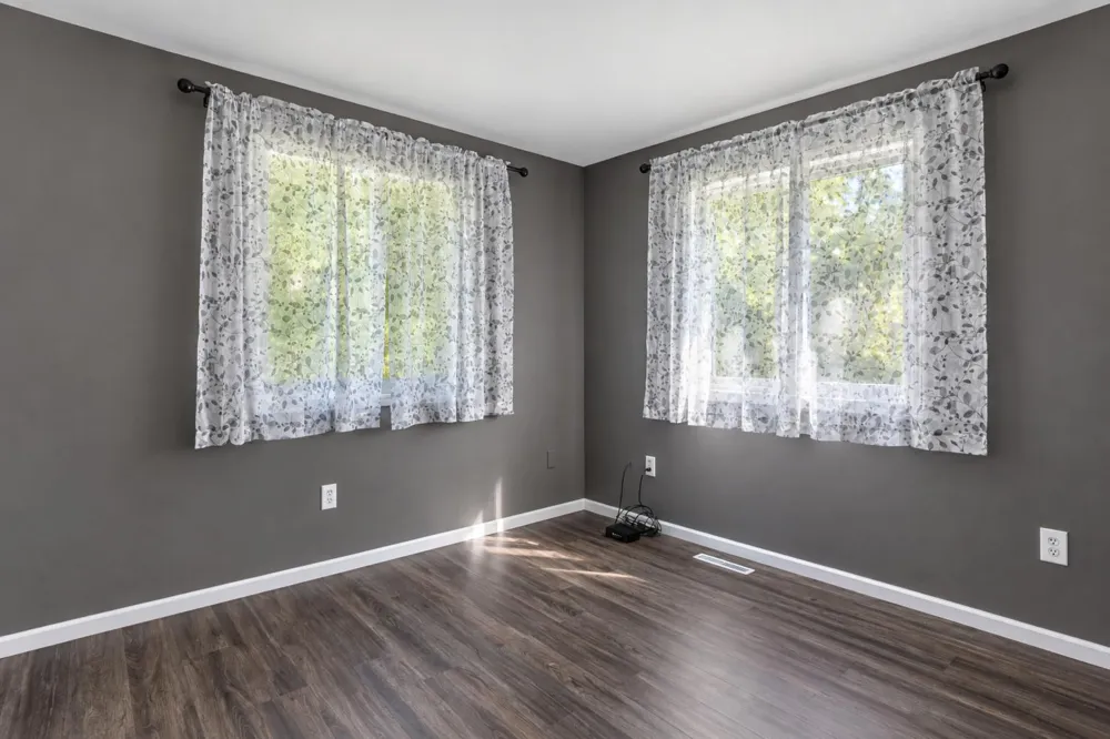 1011 Cordova Avenue Le Center, MN 56057