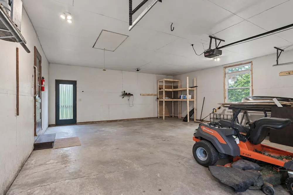 1011 Cordova Avenue Le Center, MN 56057