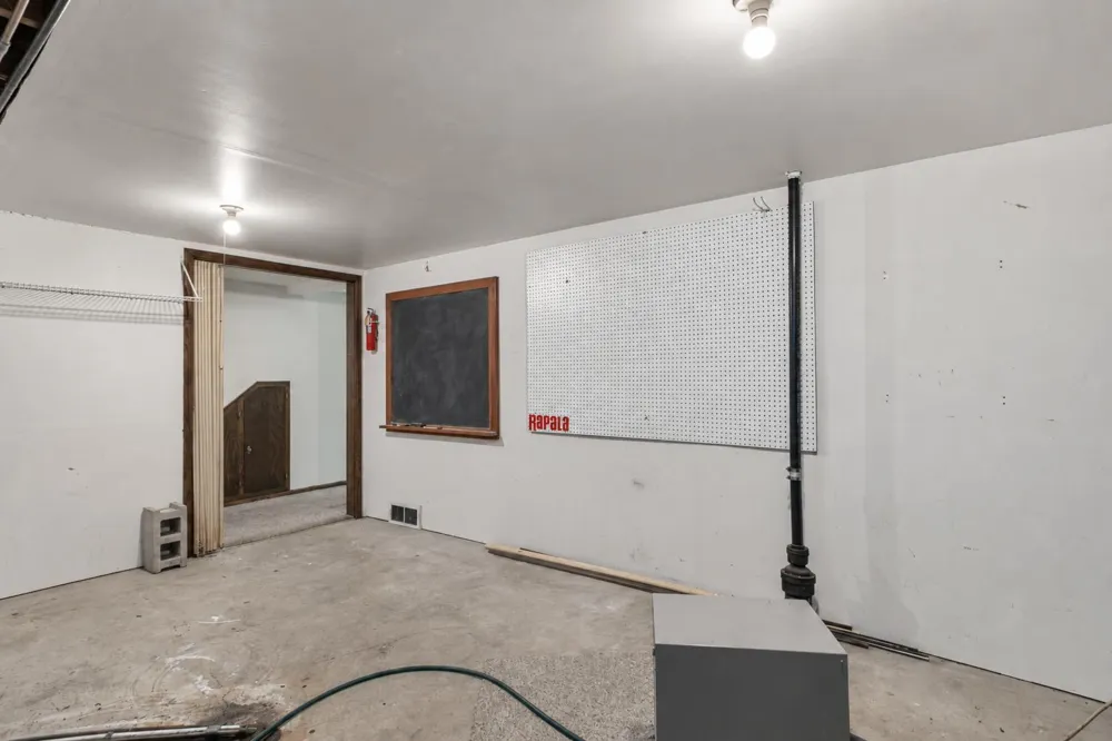 1011 Cordova Avenue Le Center, MN 56057