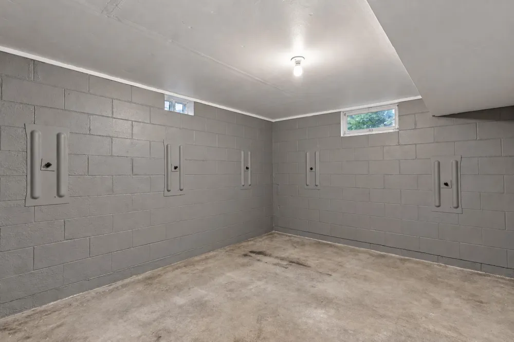 1011 Cordova Avenue Le Center, MN 56057