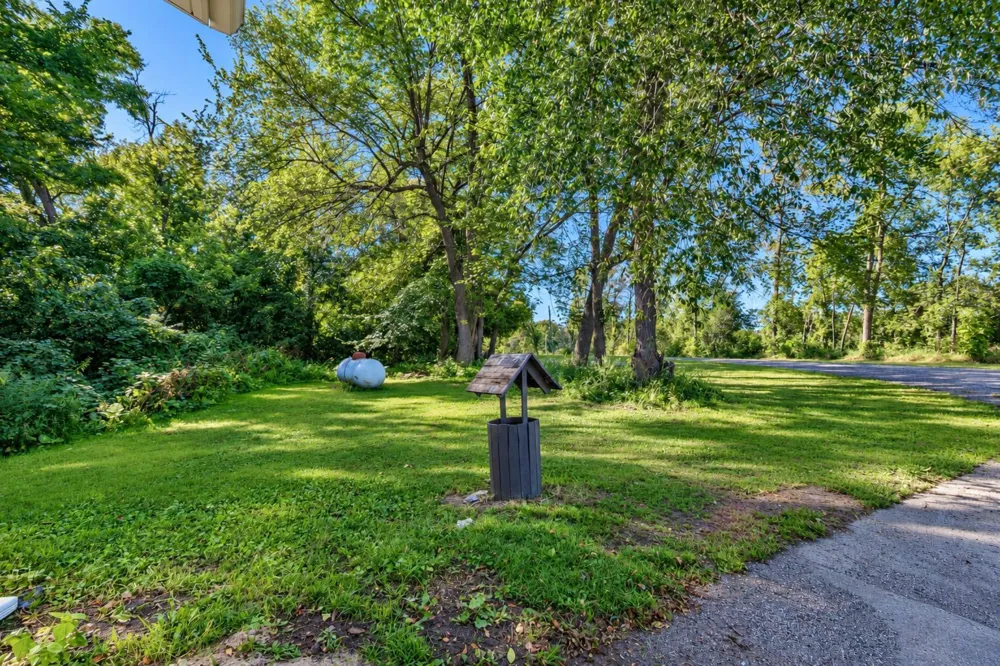 1011 Cordova Avenue Le Center, MN 56057