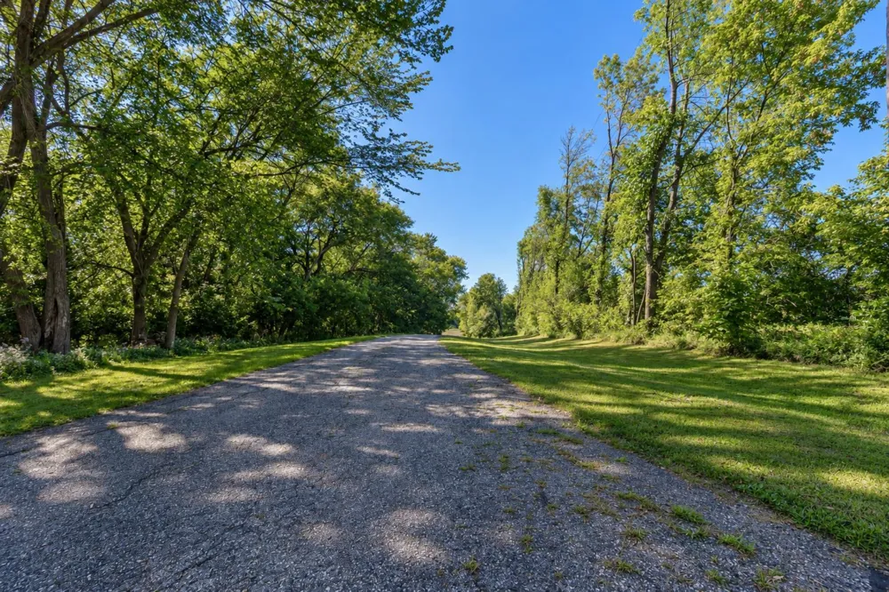 1011 Cordova Avenue Le Center, MN 56057