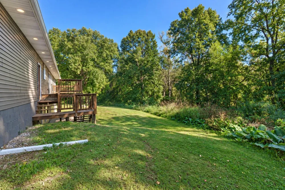 1011 Cordova Avenue Le Center, MN 56057