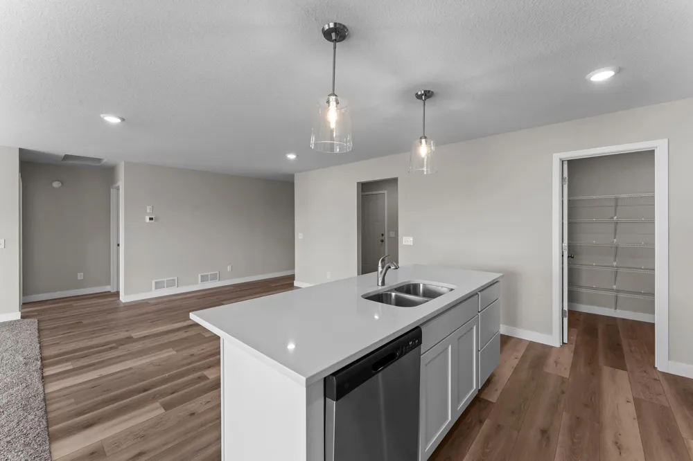 1135 Ivy Way Faribault, MN 55021