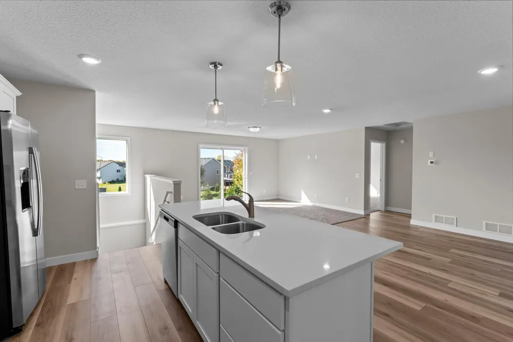 1135 Ivy Way Faribault, MN 55021