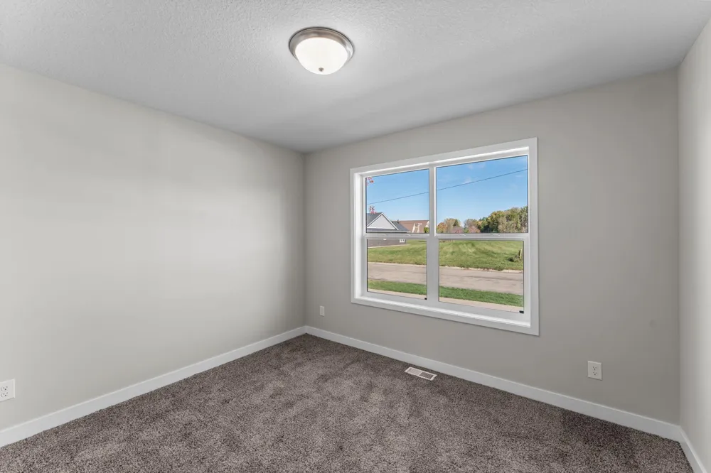 1135 Ivy Way Faribault, MN 55021