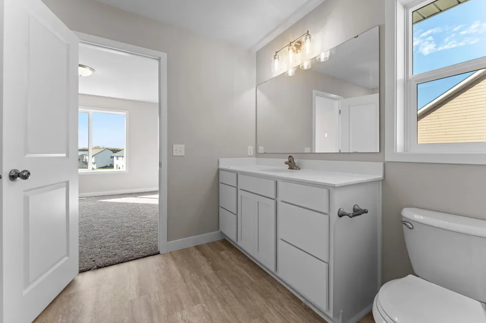 1135 Ivy Way Faribault, MN 55021