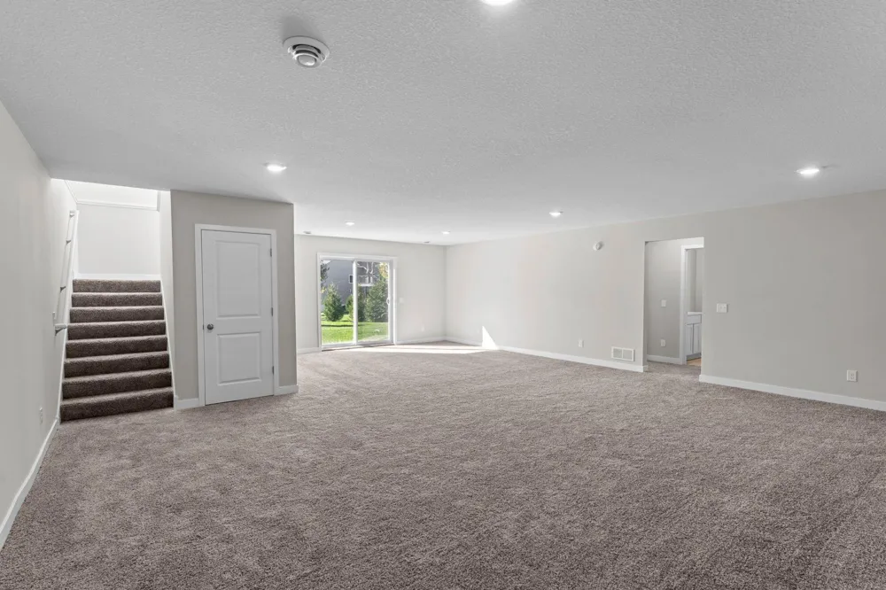 1135 Ivy Way Faribault, MN 55021