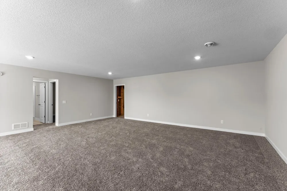 1135 Ivy Way Faribault, MN 55021