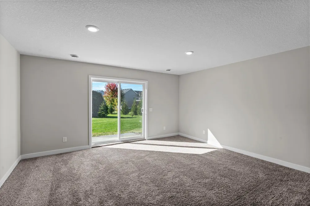 1135 Ivy Way Faribault, MN 55021