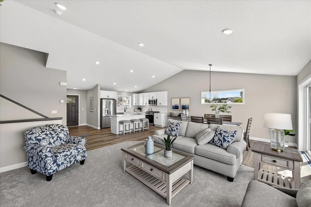 1422 Woods Road NE Isanti, MN 55040