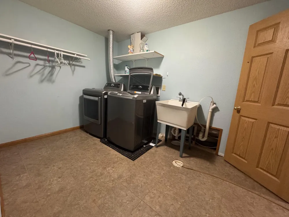 408 Southview Drive Marshall, MN 56258