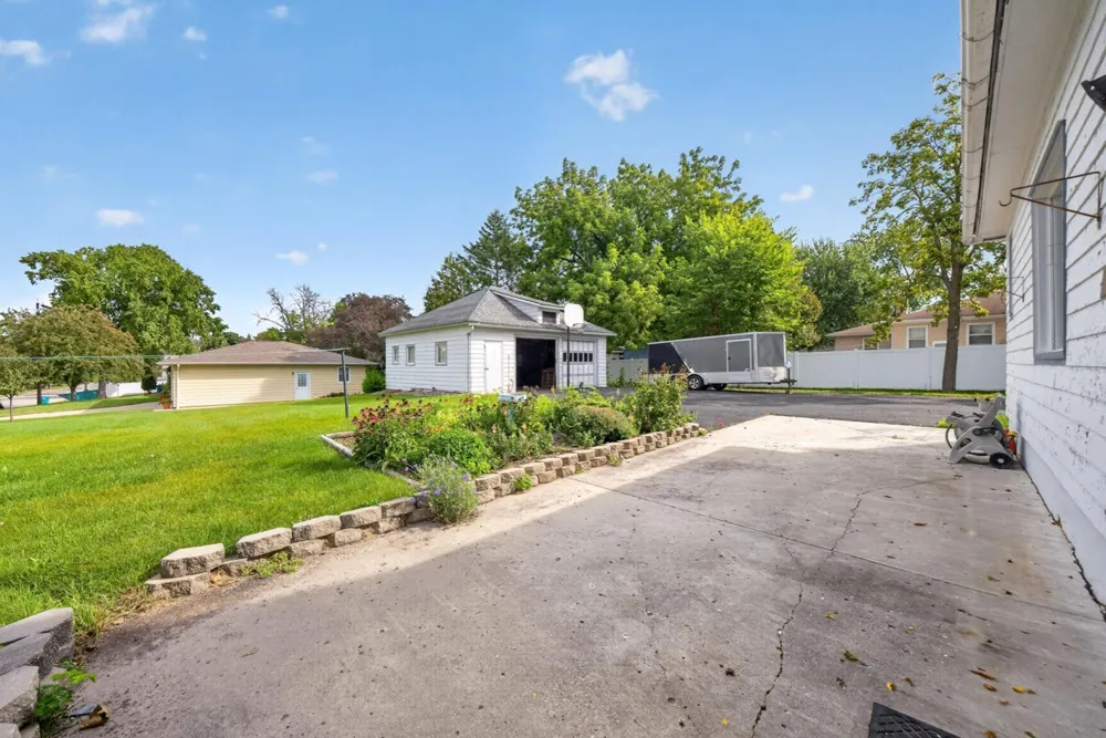 250 W Holly Street Owatonna, MN 55060