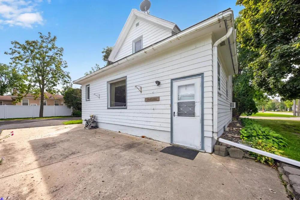 250 W Holly Street Owatonna, MN 55060