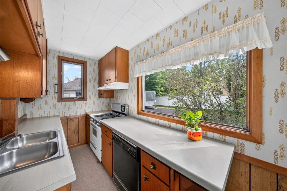 250 W Holly Street Owatonna, MN 55060