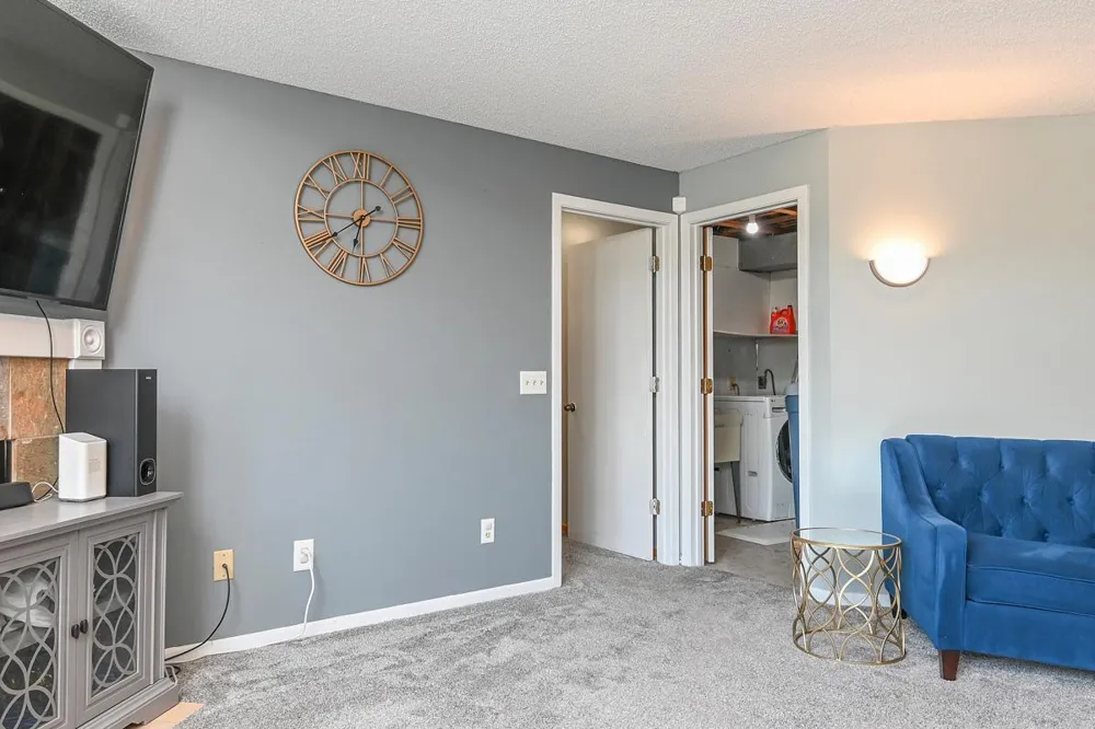 9216 Woodhall Bay Brooklyn Park, MN 55443