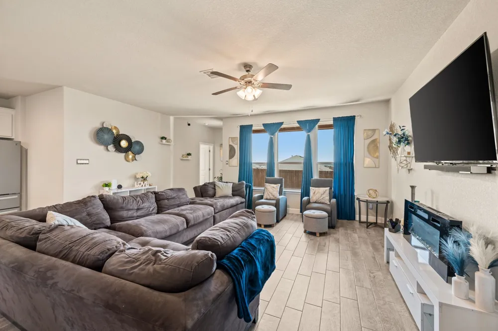 160 Tanager Drive Rhome, TX 76078