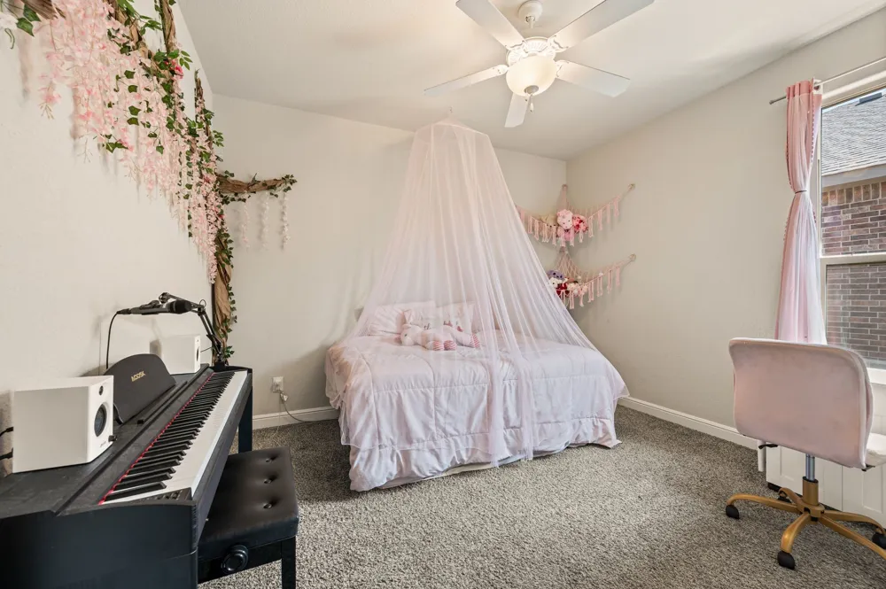 160 Tanager Drive Rhome, TX 76078