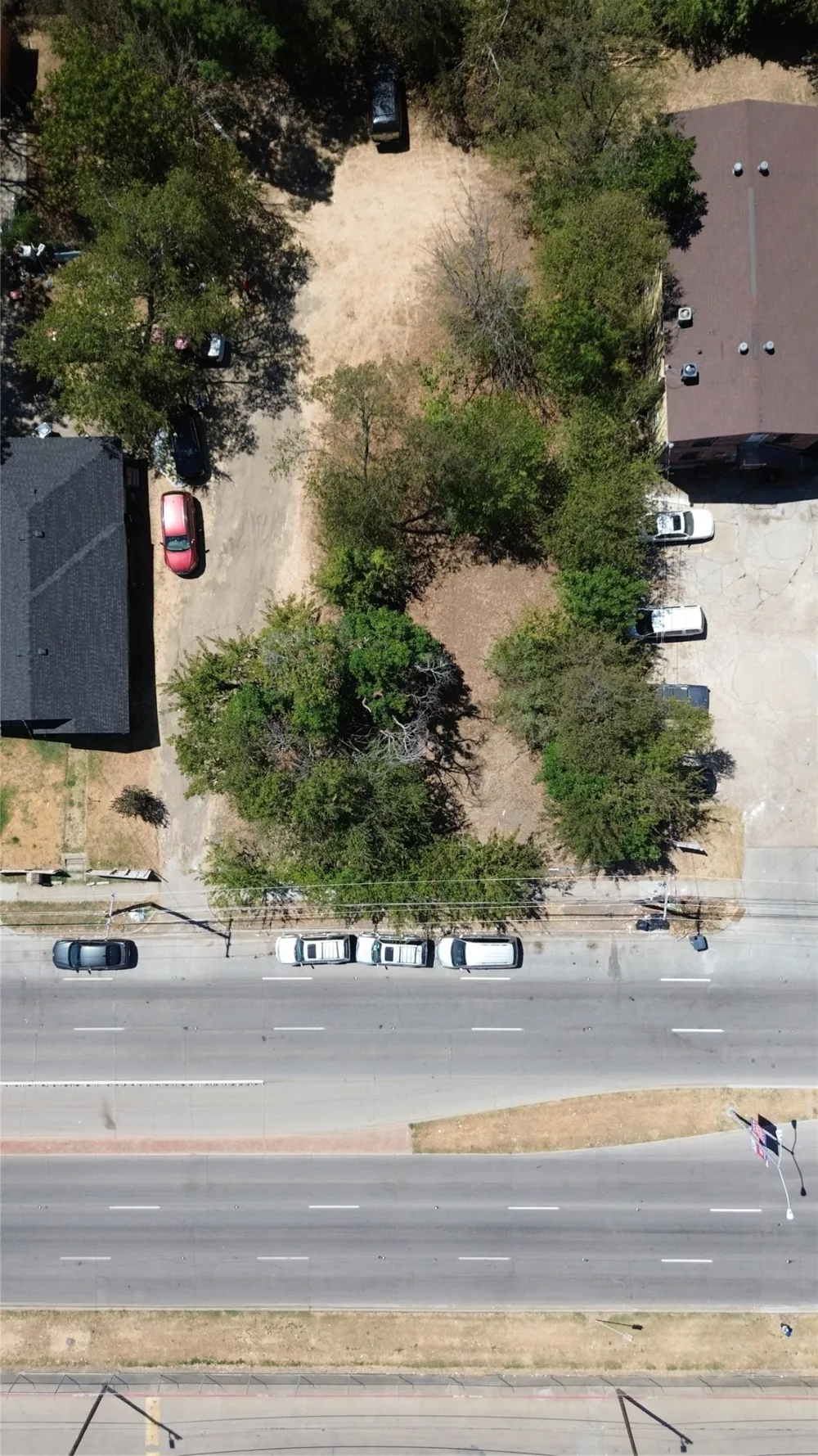 1415 S Barry Avenue Dallas, TX 75223