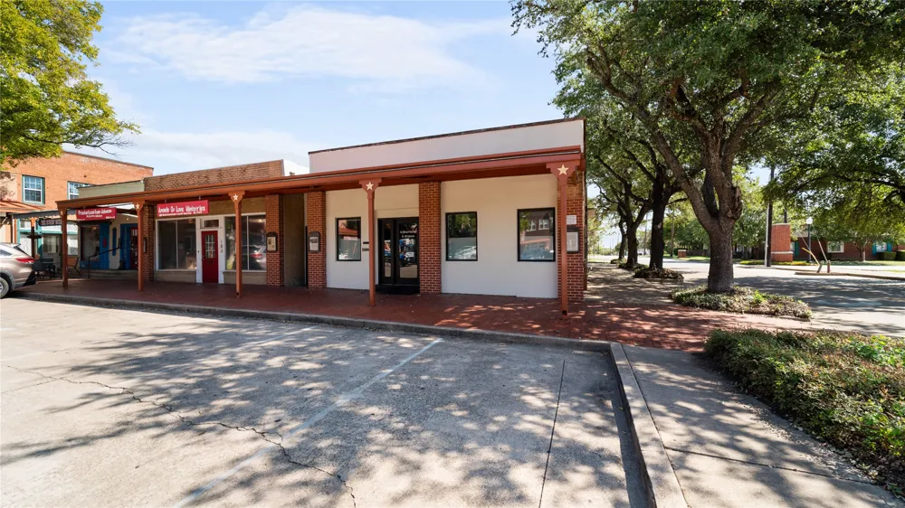 189 Historic Town Square Lancaster, TX 75146