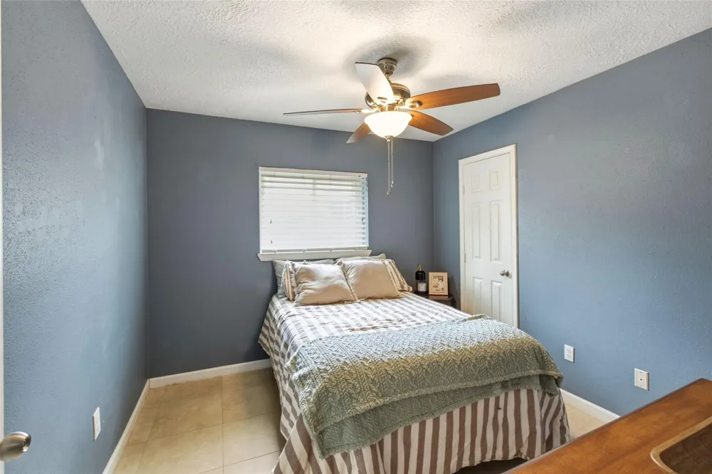 10015 Rustic Rock Road La Porte, TX 77571