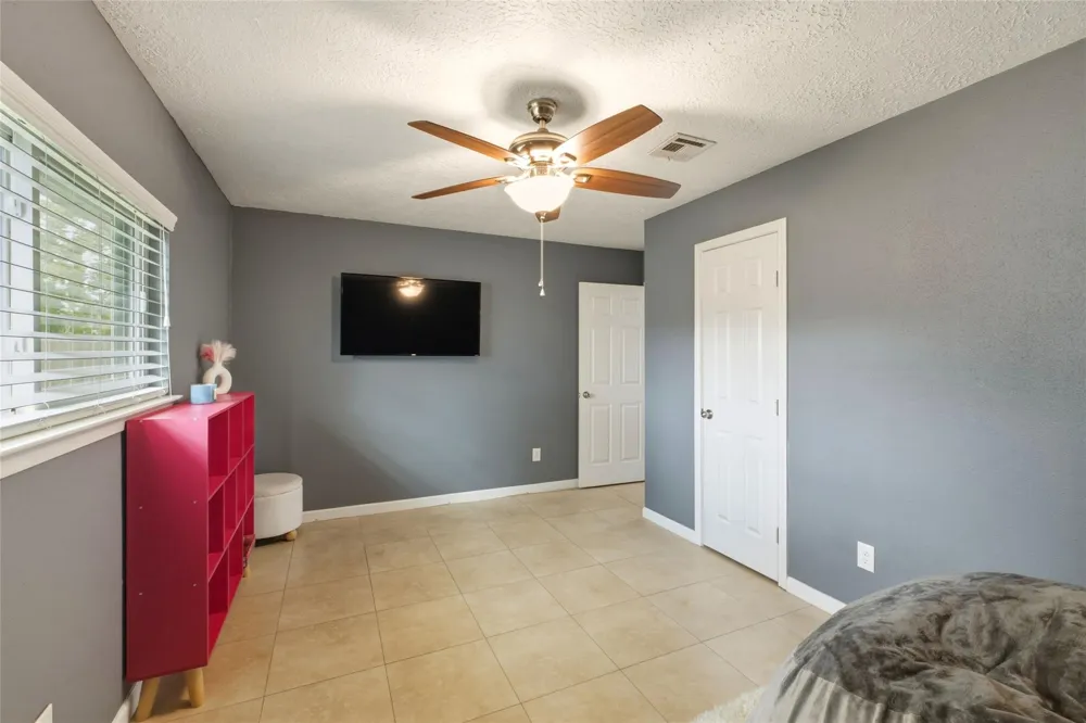 10015 Rustic Rock Road La Porte, TX 77571