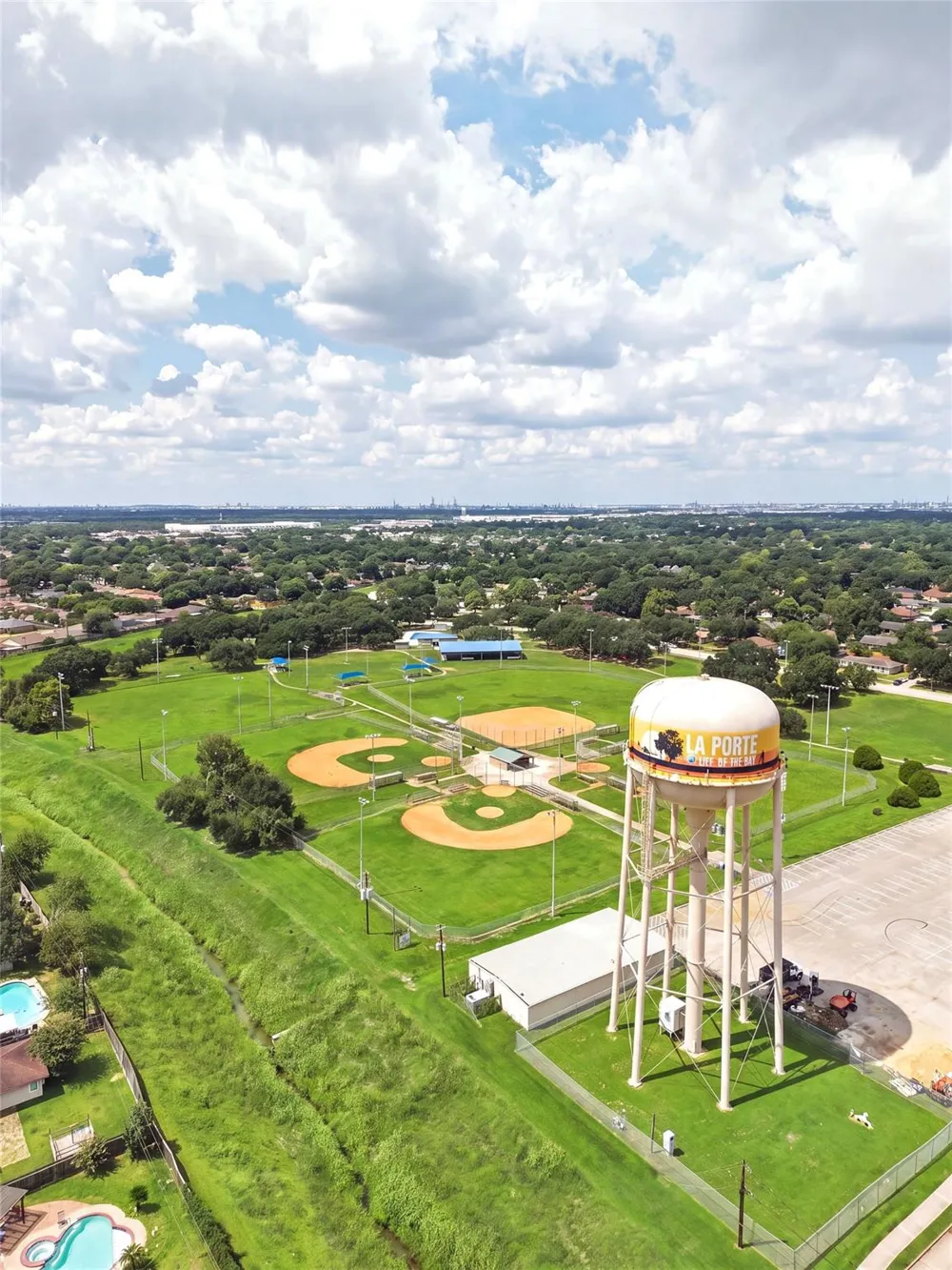 10015 Rustic Rock Road La Porte, TX 77571