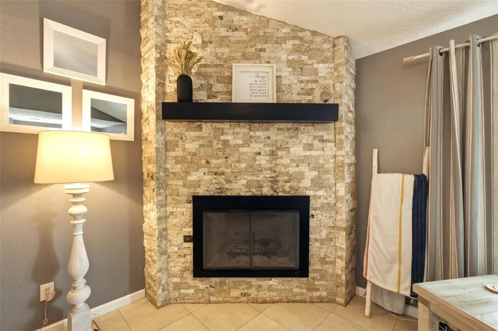 10015 Rustic Rock Road La Porte, TX 77571