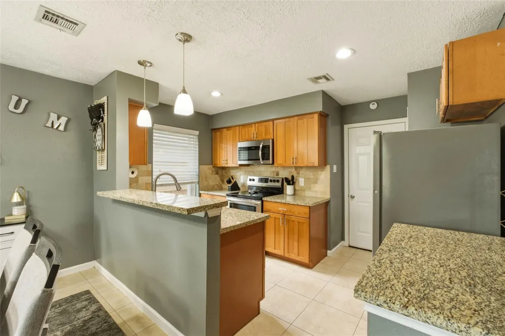 10015 Rustic Rock Road La Porte, TX 77571