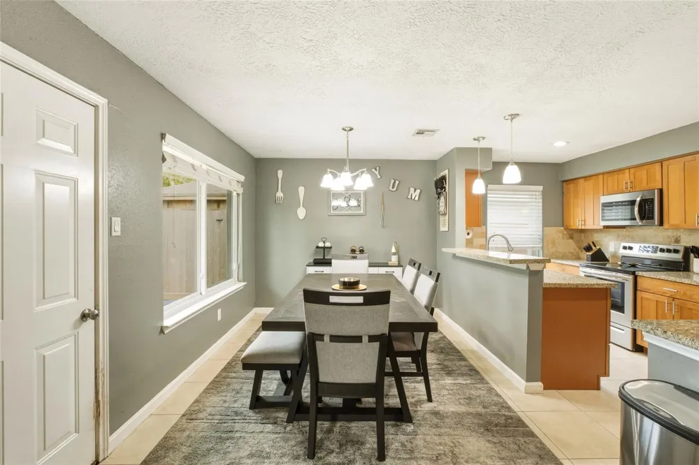 10015 Rustic Rock Road La Porte, TX 77571