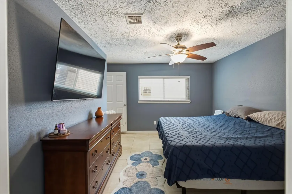 10015 Rustic Rock Road La Porte, TX 77571
