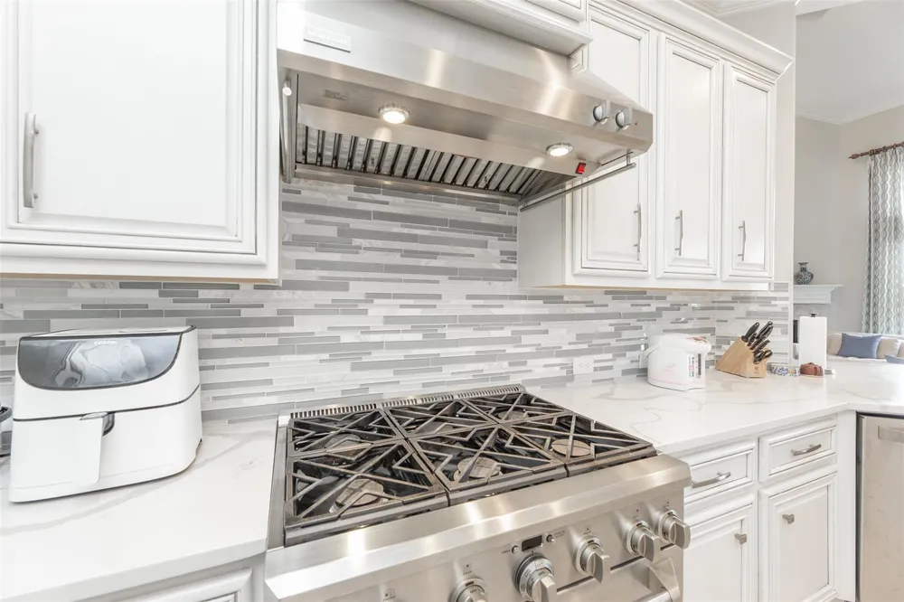 4918 Avalon Plantation Drive Missouri City, TX 77459