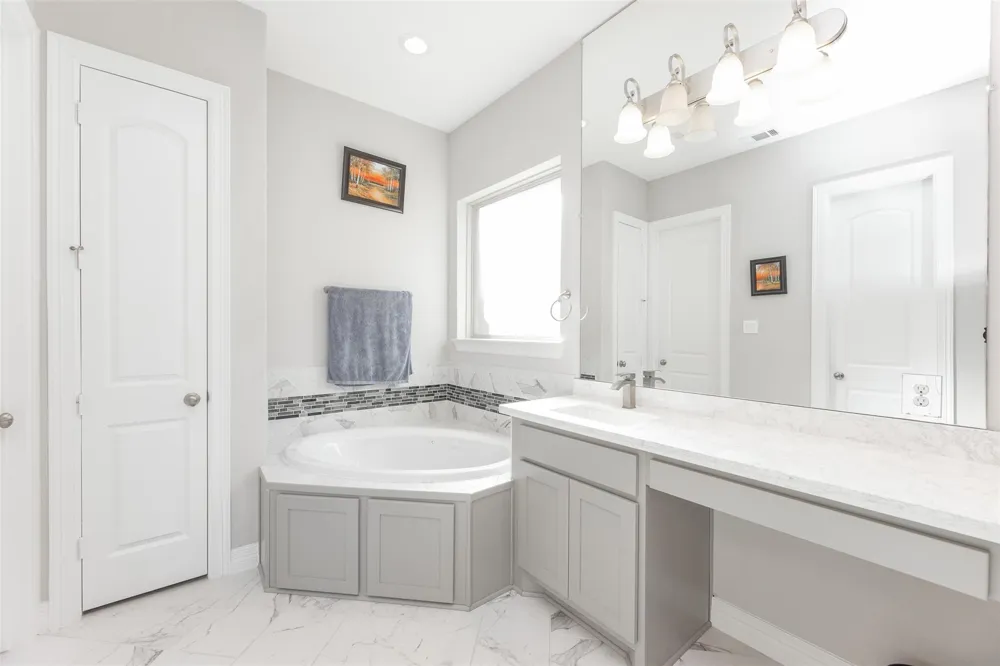 4918 Avalon Plantation Drive Missouri City, TX 77459