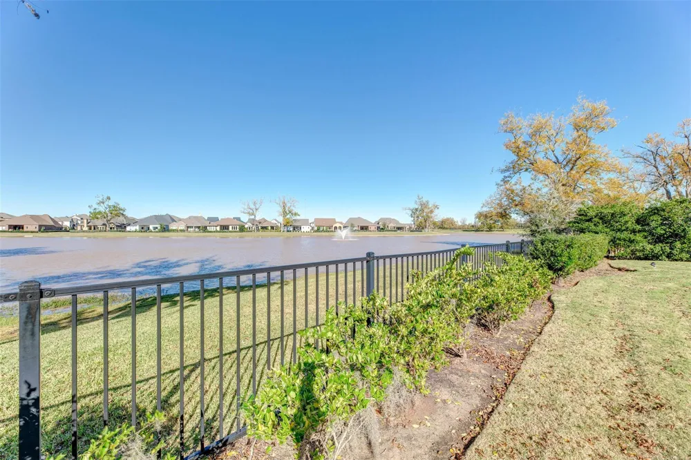 4918 Avalon Plantation Drive Missouri City, TX 77459