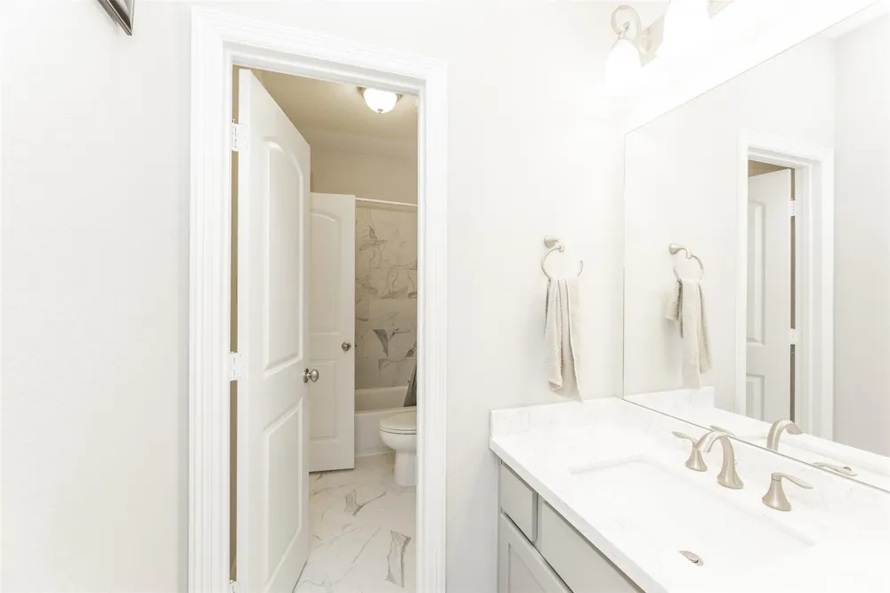 4918 Avalon Plantation Drive Missouri City, TX 77459