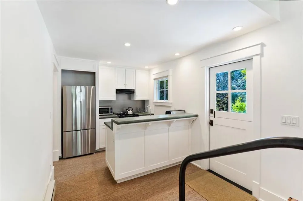 1035 Martin Road Santa Cruz, CA 95060