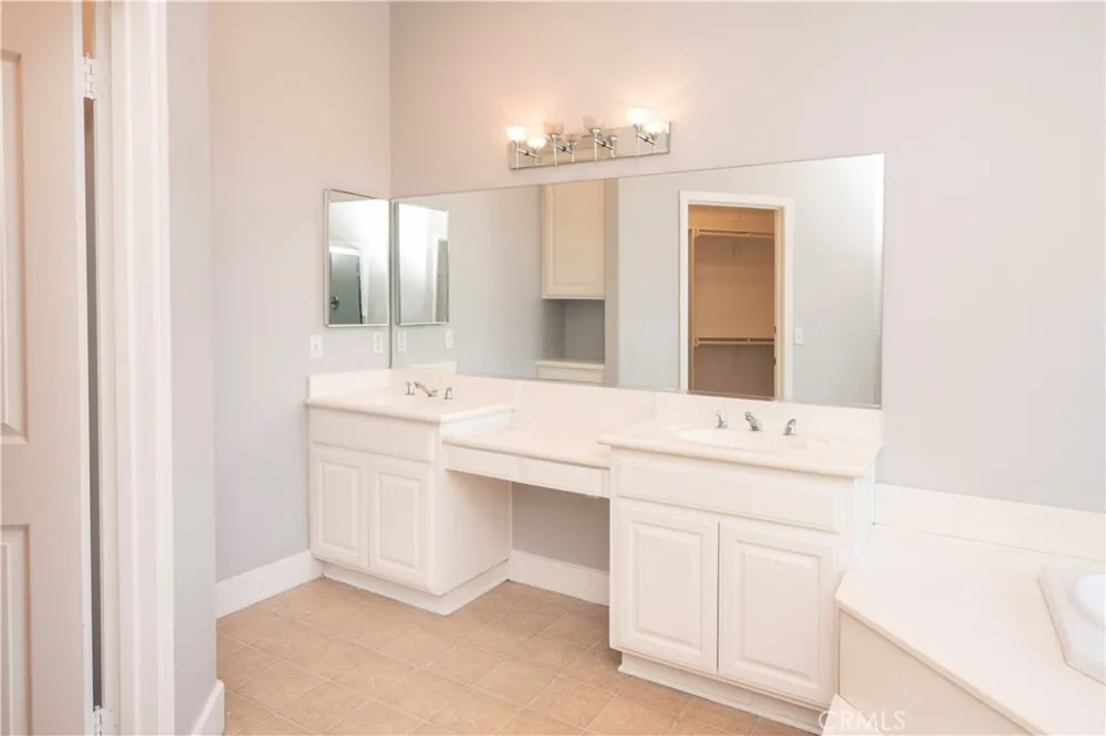8715 Dufferin Riverside, CA 92504