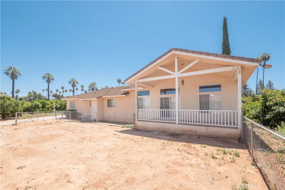 8715 Dufferin Riverside, CA 92504