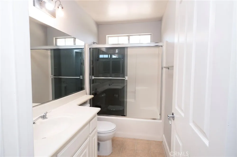 8715 Dufferin Riverside, CA 92504