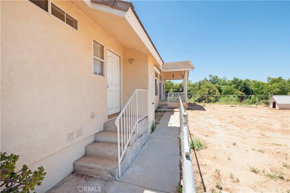8715 Dufferin Riverside, CA 92504