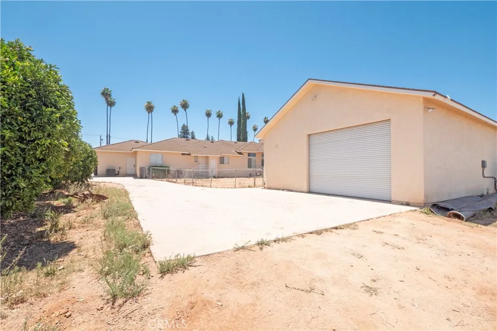 8715 Dufferin Riverside, CA 92504