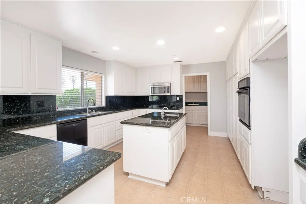 8715 Dufferin Riverside, CA 92504
