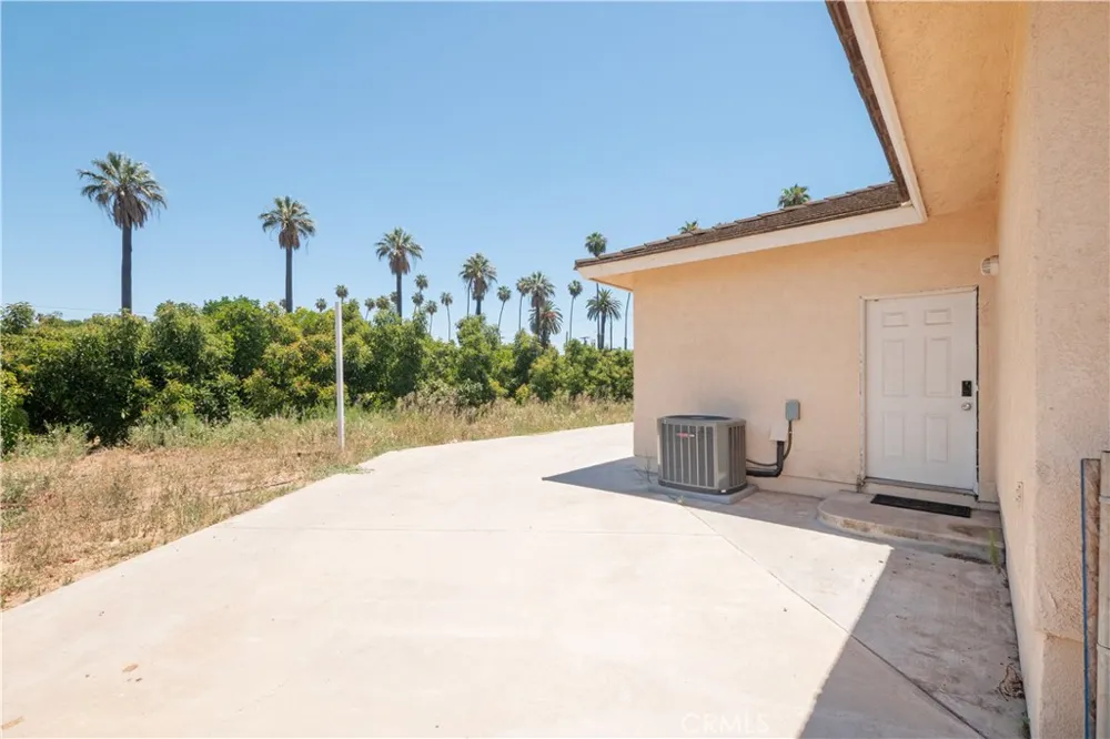 8715 Dufferin Riverside, CA 92504