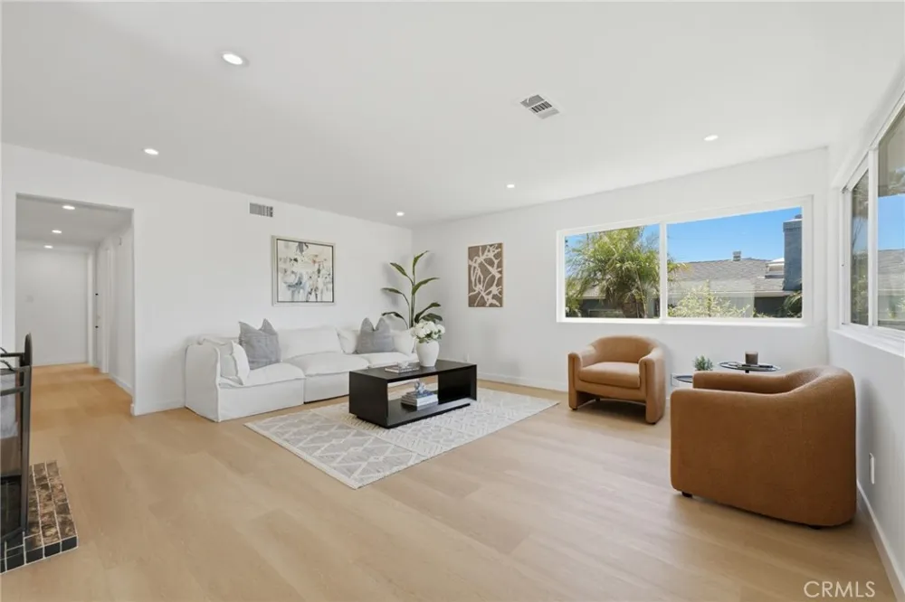 103 W Avenida Santiago San Clemente, CA 92672
