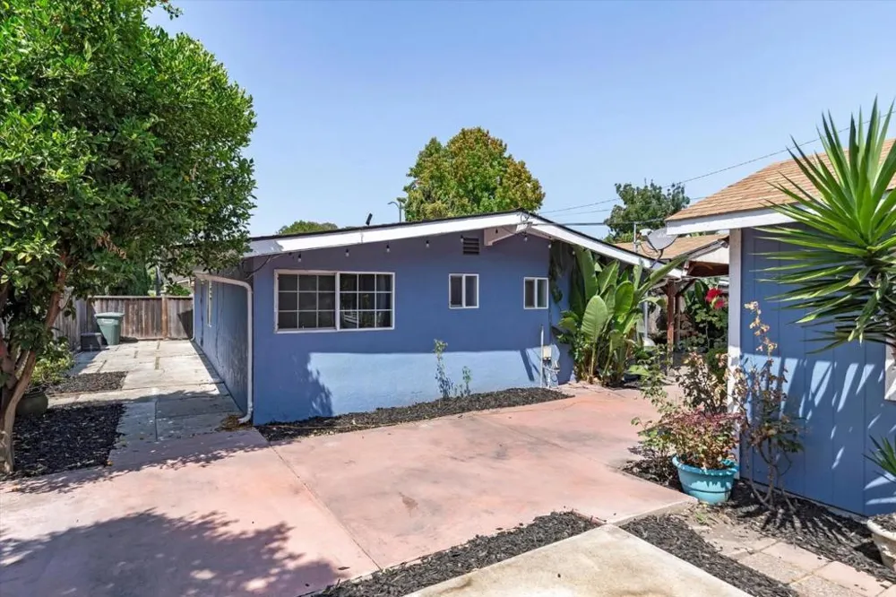 1138 Stoneylake Court Sunnyvale, CA 94089