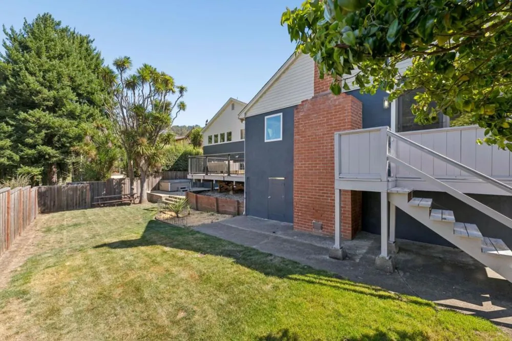 280 Angelita Avenue Pacifica, CA 94044